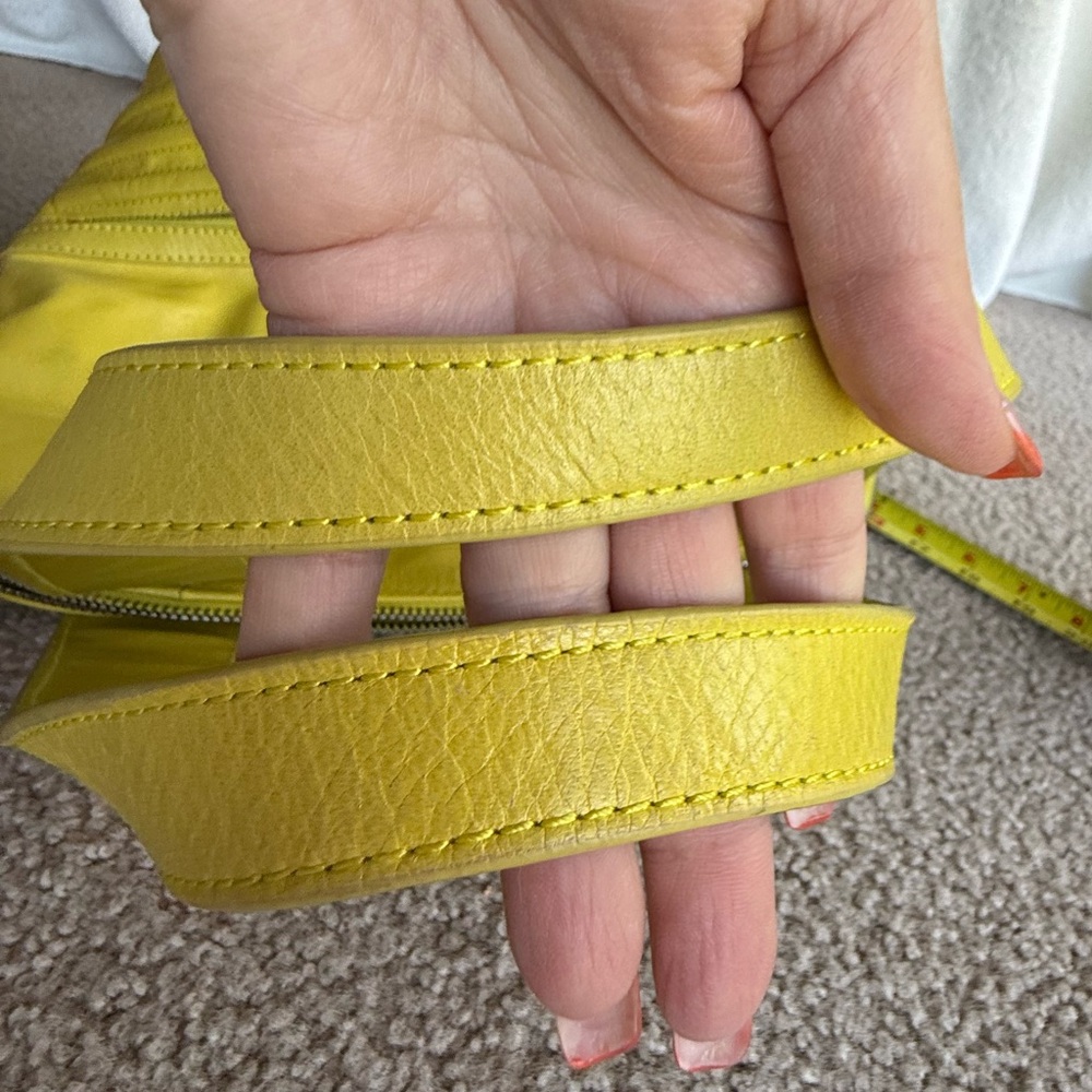 **RARE** Walter Baker Trapunto Yellow Shoulder Bag Leather EUC - Picture 16 of 16
